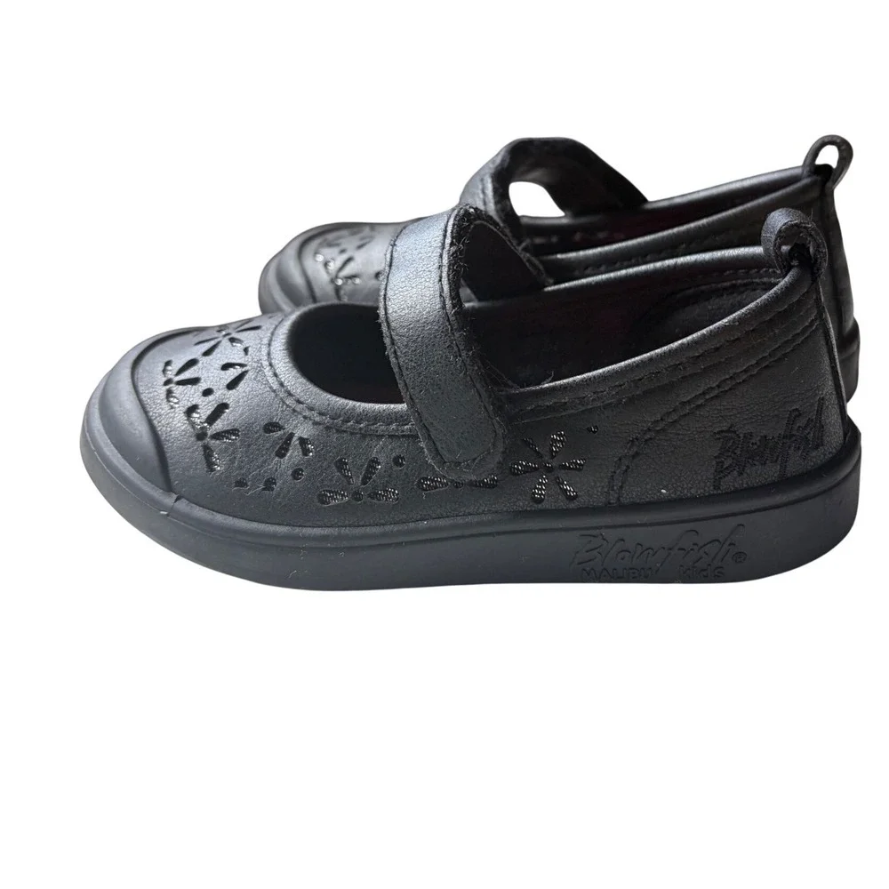 Blowfish Malibu Kids Mozzi-B-K Black Floral Laser Cut Mary Jane Shoes‎ Size 8M